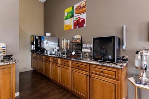 Coffee/tea facilities, Kitchen or kitchenette, minibar