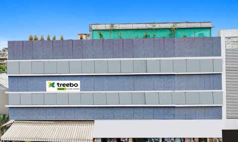 Treebo Trend Classic Grande, Camp Hotel in Pune