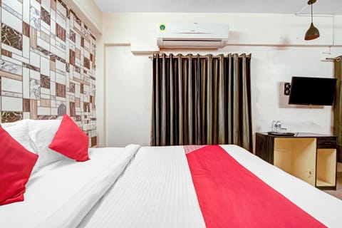 OYO Flagship 74330 Hotal Aqsha Paradise Hotel in Maharashtra