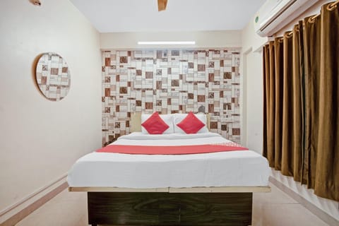 OYO Flagship 74330 Hotal Aqsha Paradise Hotel in Maharashtra