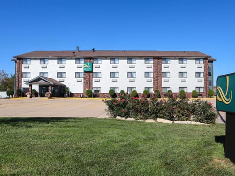 Quality Inn & Suites Bloomington I-55 and I-74 Hôtel in Bloomington