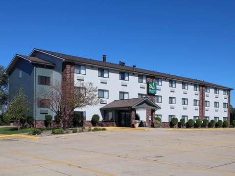 Quality Inn & Suites Bloomington I-55 and I-74 Hotel in Bloomington