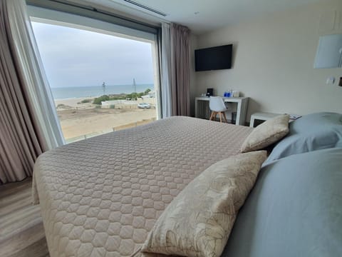 TV and multimedia, Photo of the whole room, Sea view