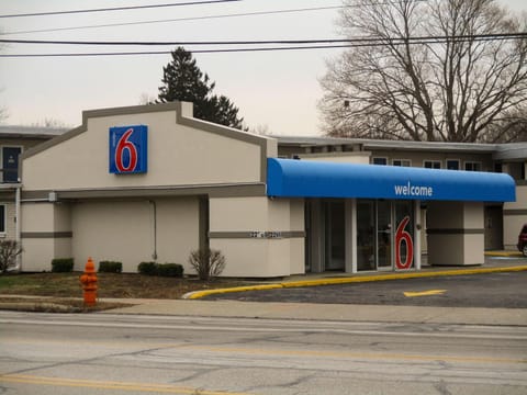 Motel 6-North Olmsted, OH - Cleveland Hotel in Westlake