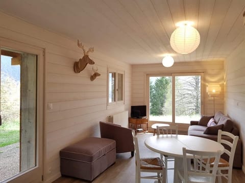 Appartement cosy à Saint-Paul-en-Chablais avec parking privé, 2 chambres pour 6 personnes - FR-1-498-29 Apartment in Haute-Savoie