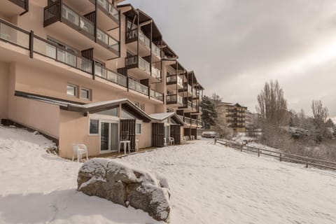 Facade/entrance, Day, Winter, On site