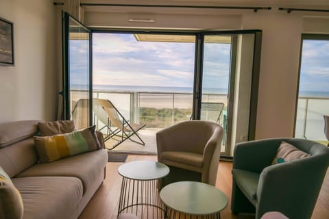 Living room, Sea view