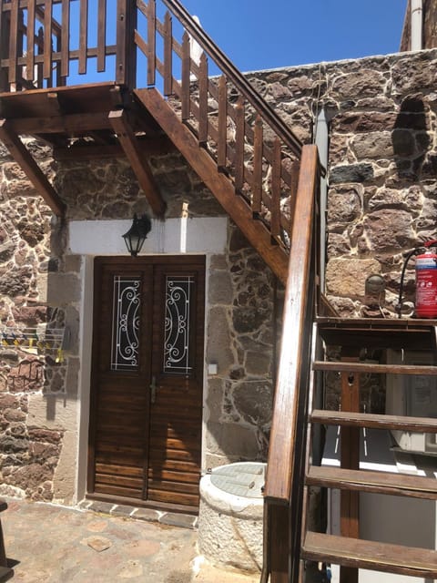 Machi's House Apartahotel in Milos