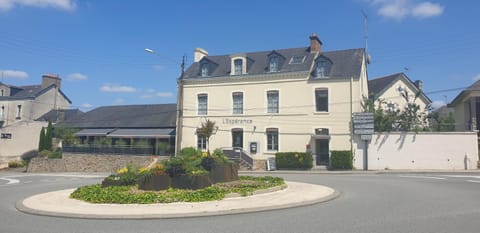 Hôtel L'Espérance Vitré Hotel in Brittany