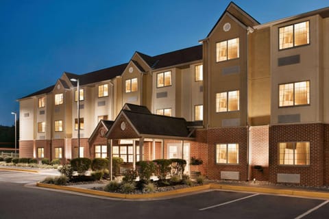 Microtel Inn & Suites by Wyndham Culpeper Hotel in Culpeper