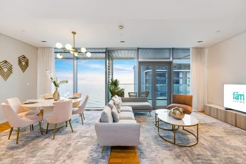 FAM Living Bluewaters - Island Living - Ain Dubai & Sea View Apartment in Dubai