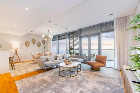 FAM Living Bluewaters - Island Living - Ain Dubai & Sea View Apartment in Dubai