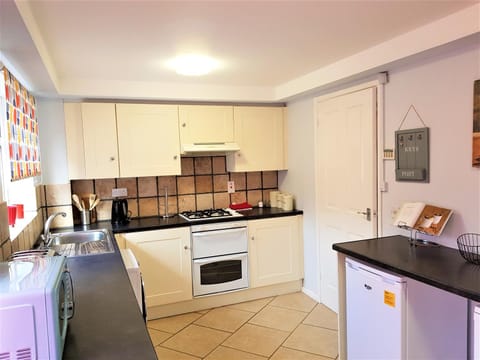 Staff, People, Kitchen or kitchenette, Dining area, Family