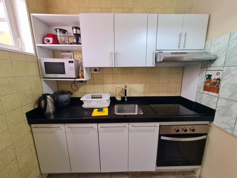 microwave, oven, kitchen