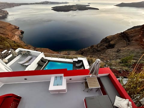 Balcony/Terrace, Landmark view, Pool view, Sea view