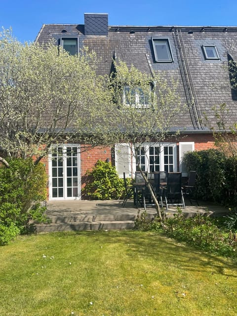 Property building, Garden, Garden view