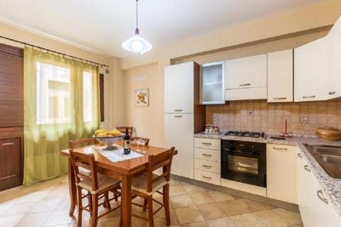 Property building, Dining area, Communal kitchen