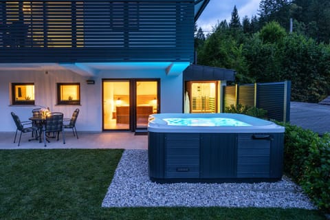 Hot Tub, Spa and wellness centre/facilities