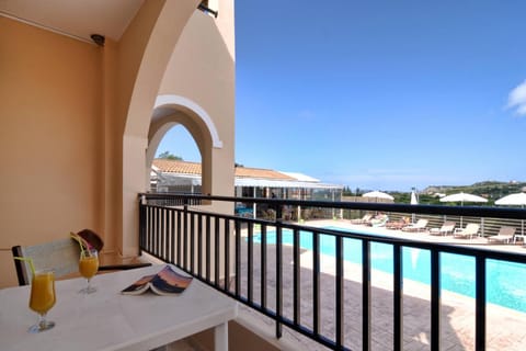 Balcony/Terrace, Pool view