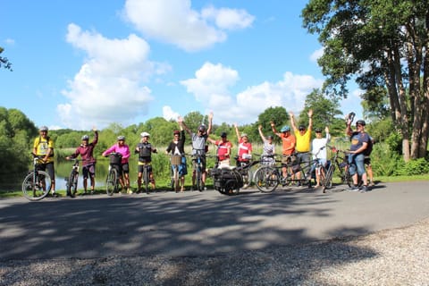 Cycling, group of guests