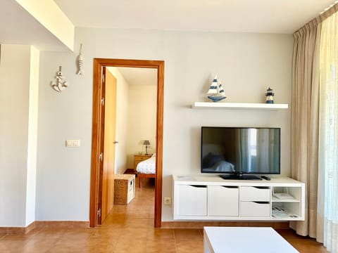 NEW! Apartamento con piscina y balcón a 2 minutos de la playa. WI-FI Appartement in Baix Empordà