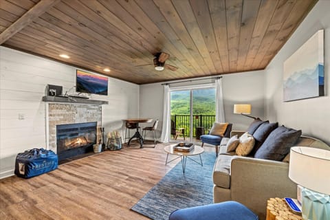 Modern Mountain Escape House in Pittman Center