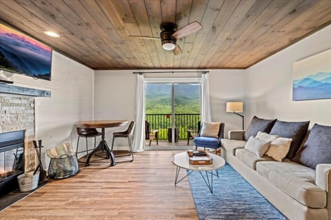 Modern Mountain Escape House in Pittman Center