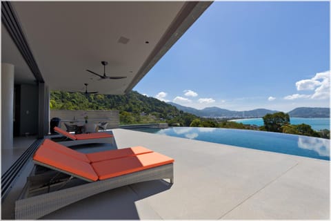 Pool view, Sea view, Swimming pool, sunbed