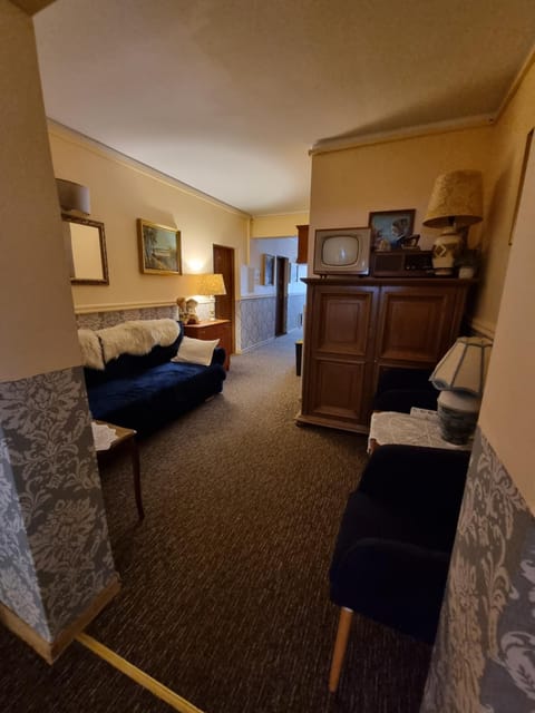 Lobby or reception, Seating area