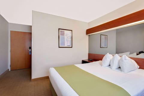 Microtel Inn & Suites by Wyndham Wellsville Hotel in Allegheny River