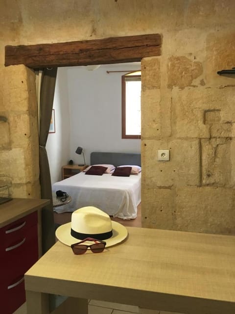 Bedroom, kitchen