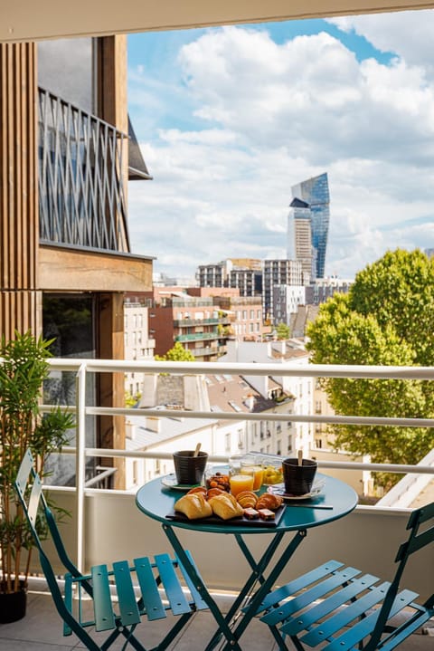 Balcony/Terrace, City view, Breakfast