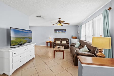 Dream family vacation, pool fun - Villa Florida Flair Chalet in Cape Coral