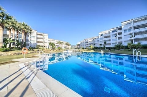 Beach Front apartment in Puerto Banus Apartamento in Marbella