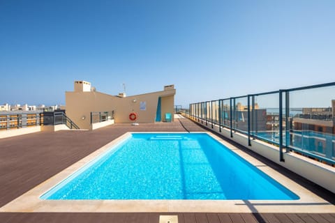 OCEANFRONT: Luxury Magnificent Views and Pool Apartment in Olhão