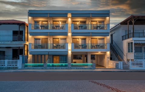 Privilege Luxury Living Condo in Halkidiki