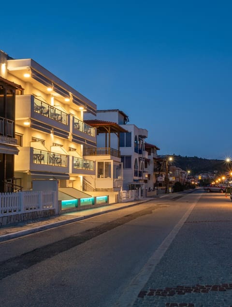 Privilege Luxury Living Condo in Halkidiki