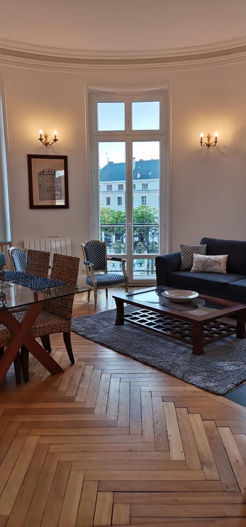 Appartement F3 au balcon de la Place du Martroi Apartment in Orléans
