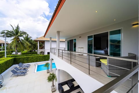 Modern 4 Bedroom Pool Villa - VY Villa in Nong Kae