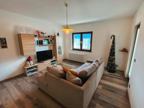 Communal lounge/ TV room, TV and multimedia, Living room