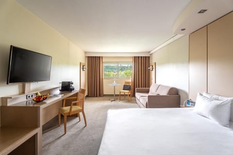 Photo of the whole room, Seating area, Bedroom