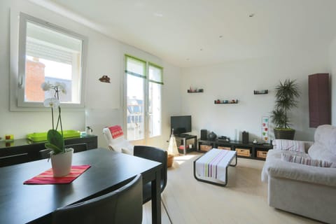 Quiet apartment in Vieux Tours #Halles Condo in Saint-Cyr-sur-Loire