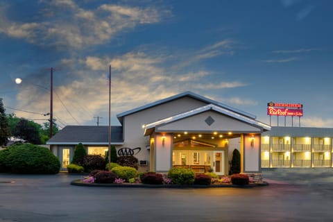 Red Roof Inn and Suites Herkimer Motel in Herkimer