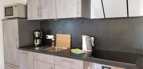 Coffee/tea facilities, Kitchen or kitchenette