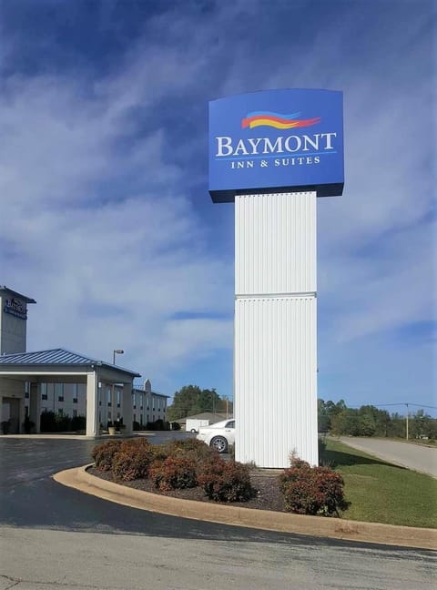 Baymont by Wyndham West Plains Inn in Ozark Mountains