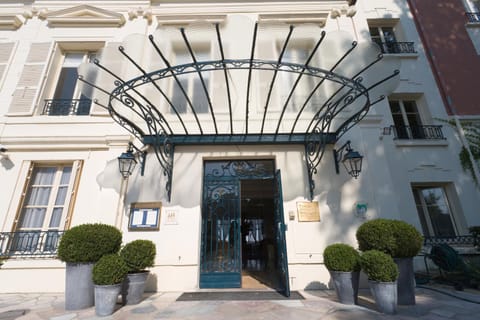 Pavillon Henri IV - Hotel Restaurant Terrasse Hotel in Saint-Germain-en-Laye