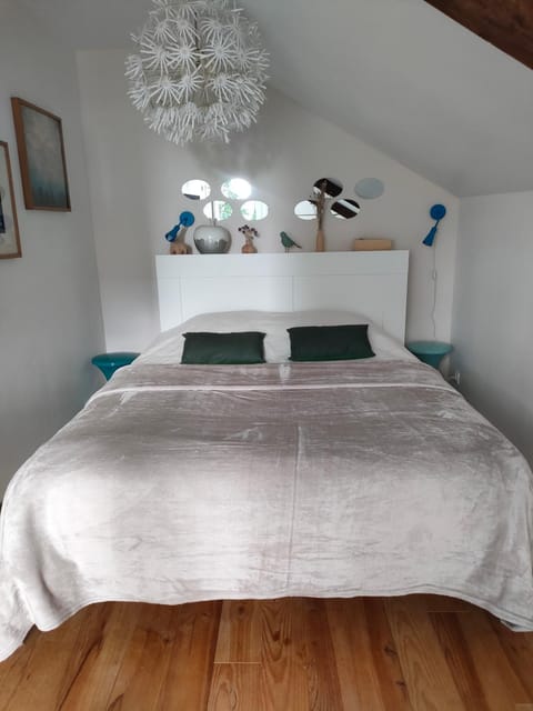 La Suite 27 bis, maison indépendante avec terrasse, proche gare et centre Apartment in Brittany