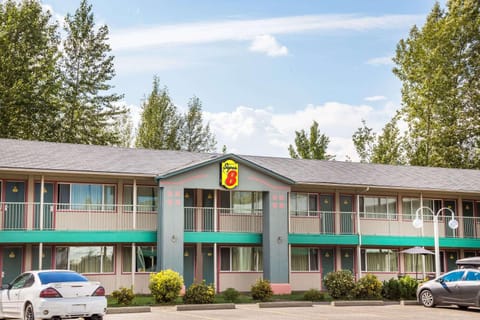 Super 8 by Wyndham Quesnel BC Hotel in Quesnel