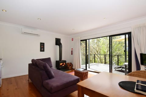 Cloudsong Chalet 2 Close to the village centre Casa in Kangaroo Valley