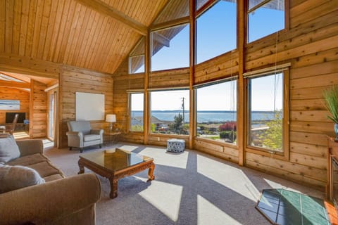 Whidbey Cedar Sunsets House in Whidbey Island